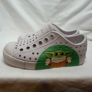 Disney Star Wars x Native Toddler Shoes Size 6 Mandalorian Yoda Grogu